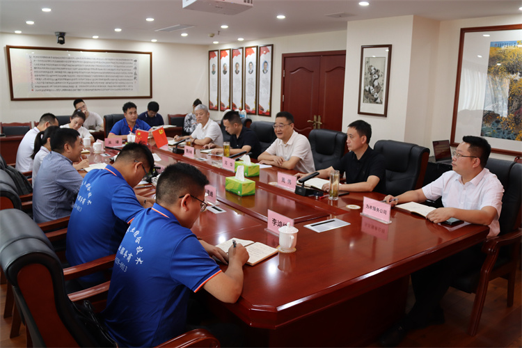 鄧華會見蒙牛集團常溫營銷中心、成都天杰有機農(nóng)業(yè)發(fā)展有限公司相關(guān)負責人一行